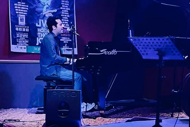 Vito Schiuma - Blues Piano Solo